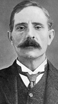 George Smith zdjęcie portretowe